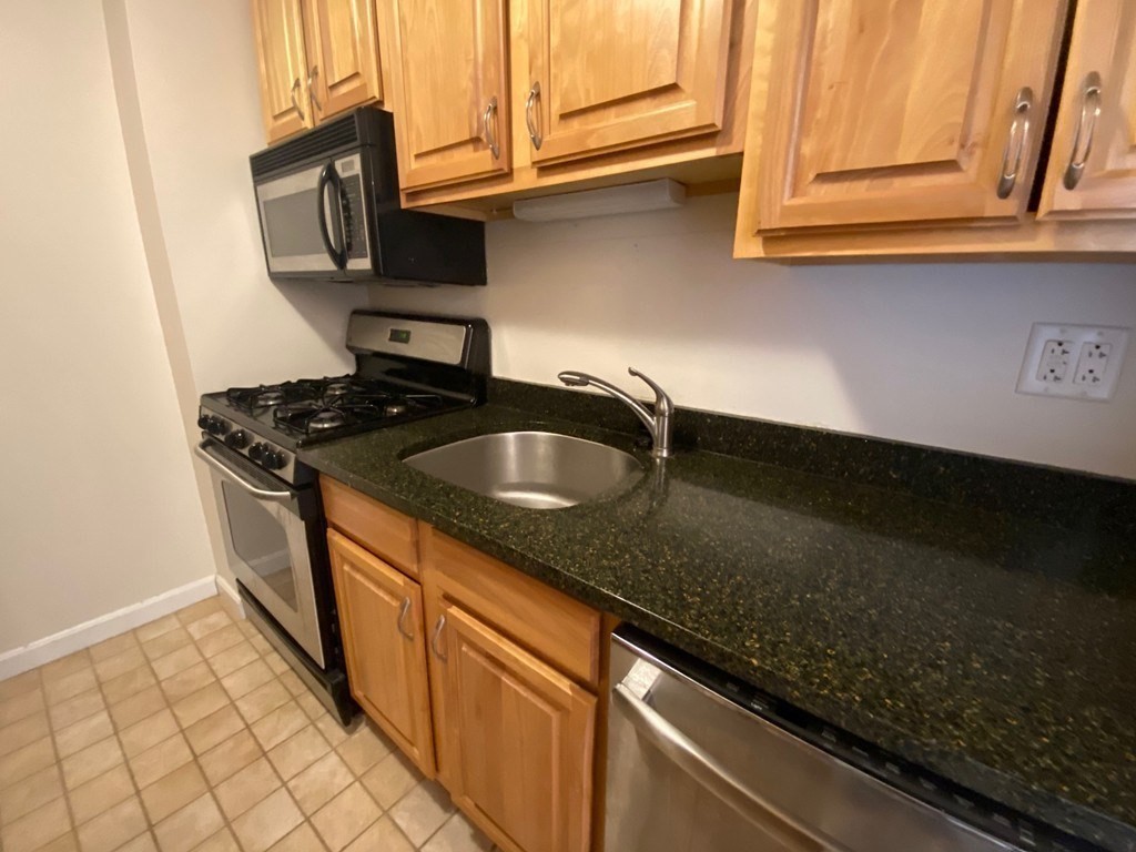 151 Tremont St # 18K