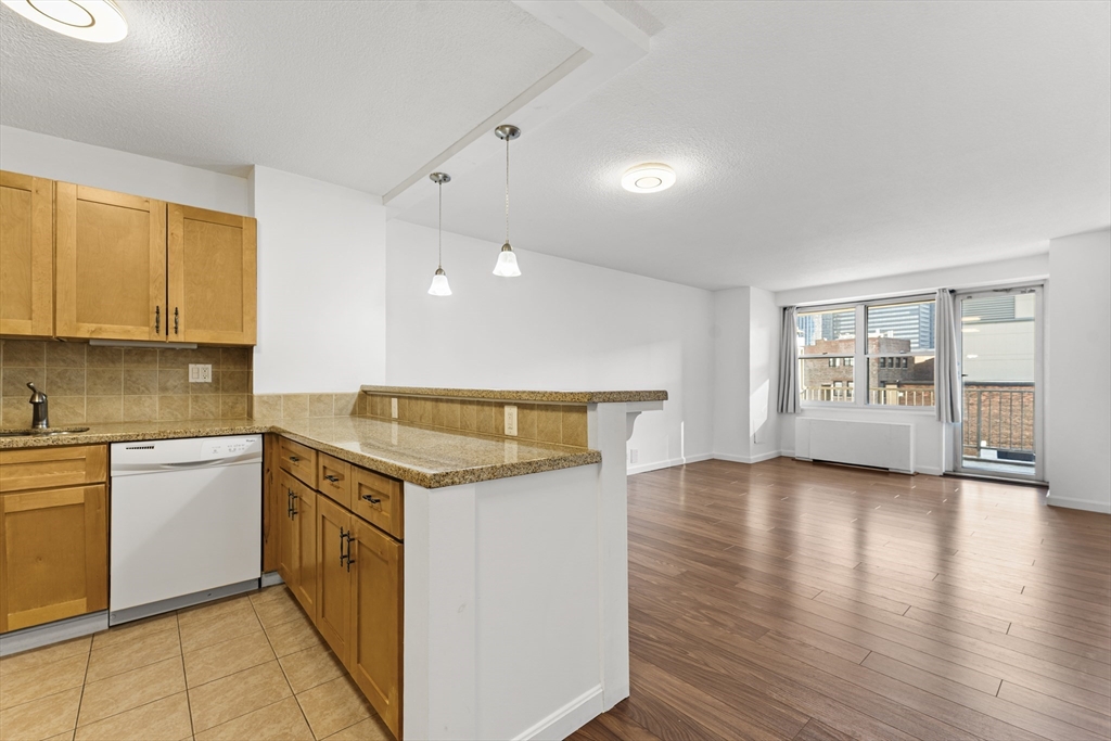 151 Tremont St # 11U