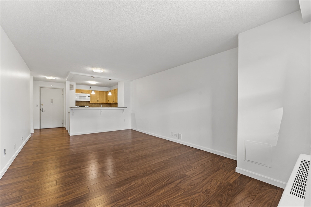 151 Tremont St # 11U