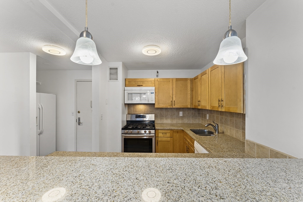 151 Tremont St # 11U