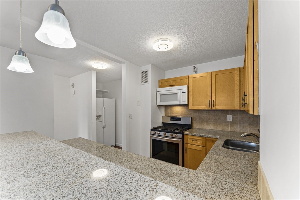 151 Tremont St # 11U