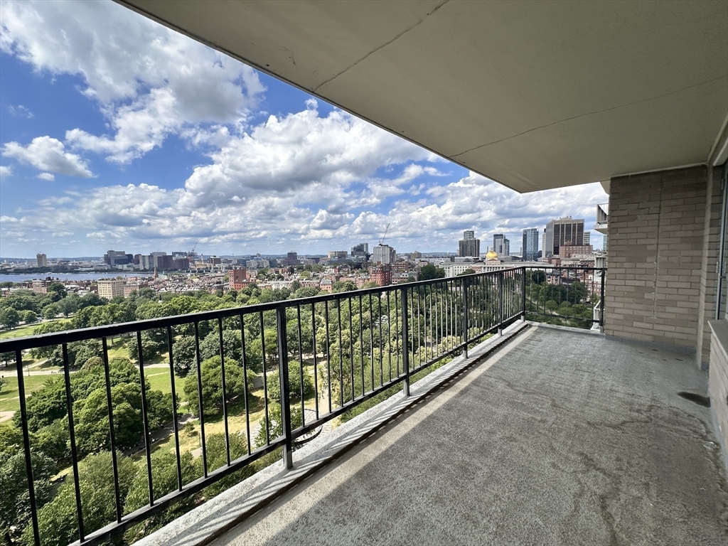151 Tremont # 22F