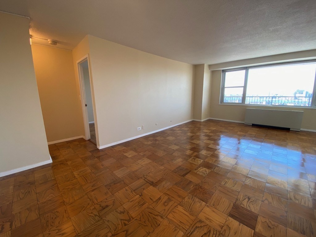 151 Tremont # 22F