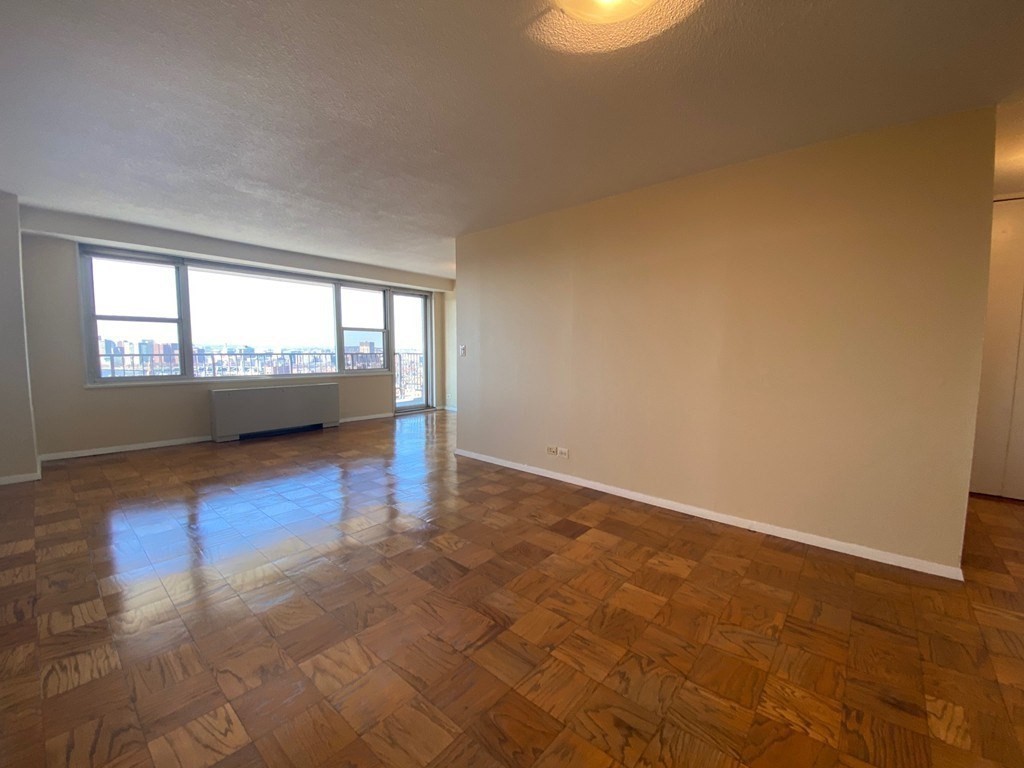 151 Tremont # 22F