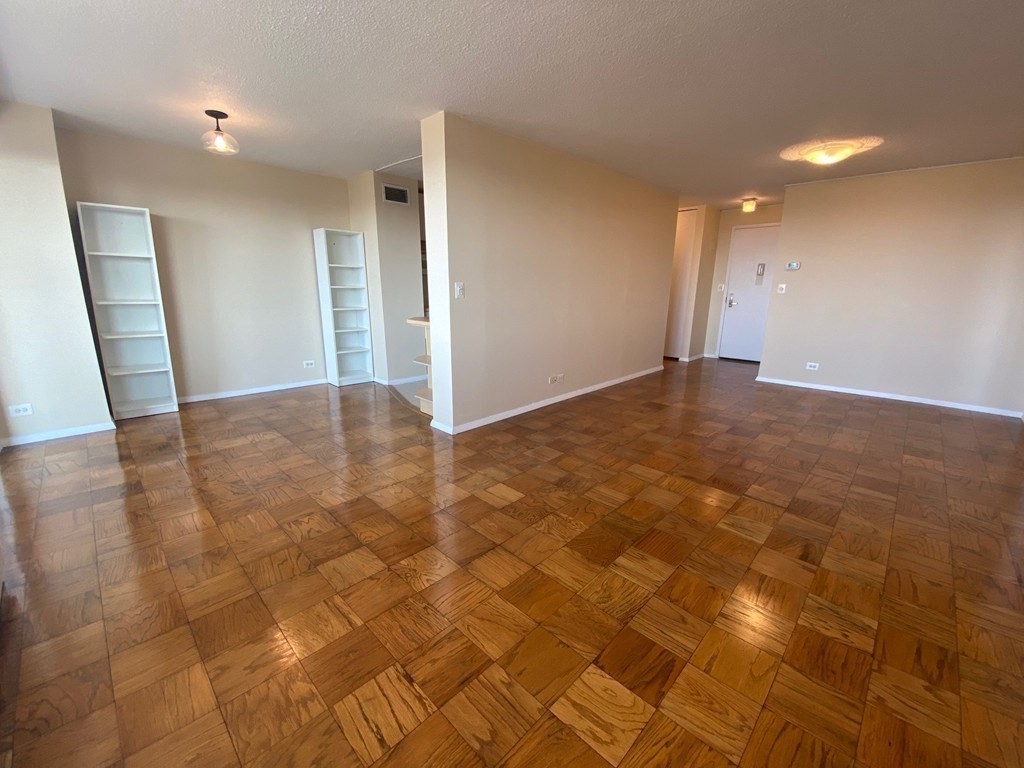 151 Tremont # 22F