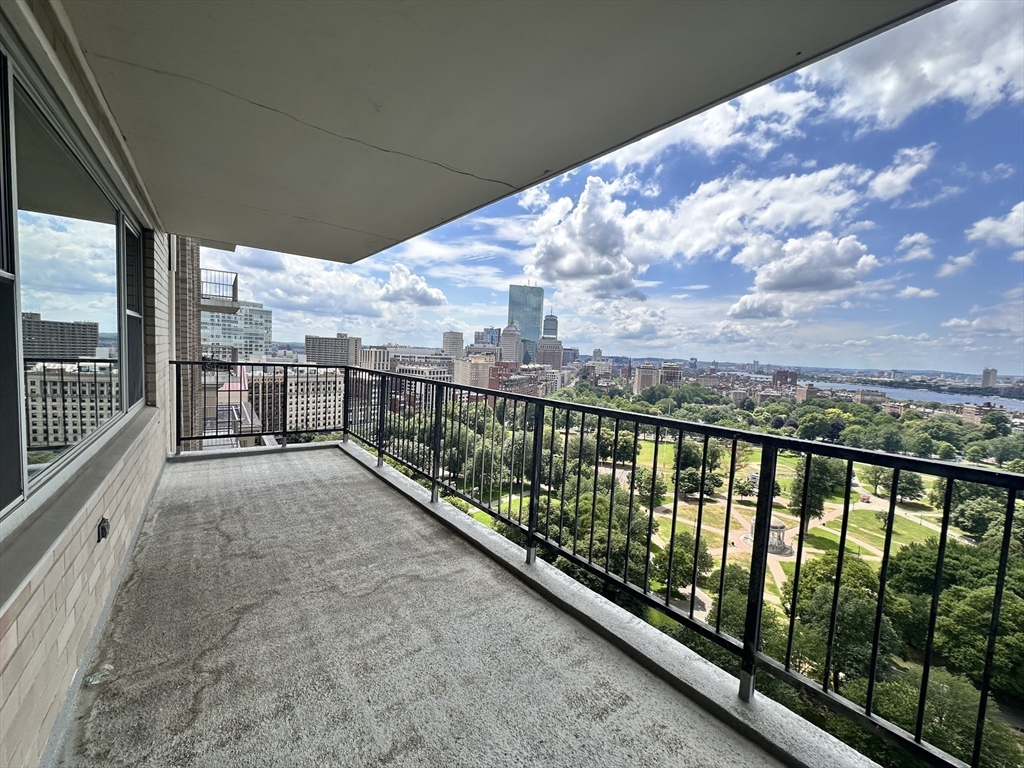 151 Tremont # 22F