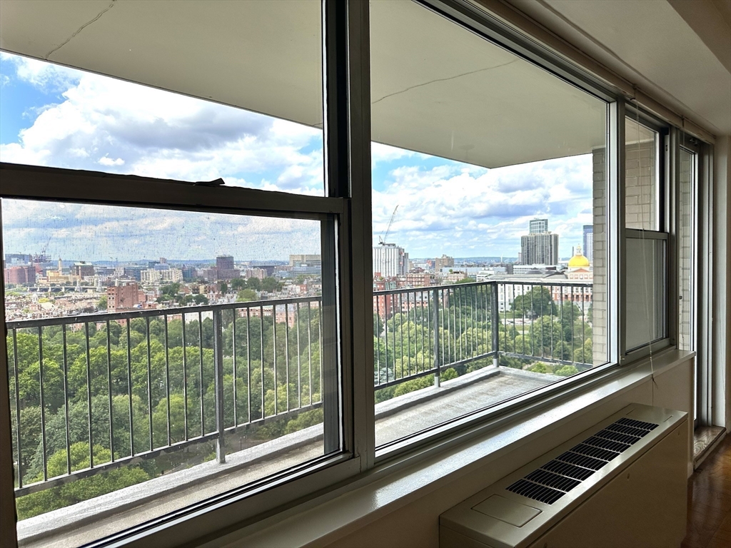 151 Tremont # 22F
