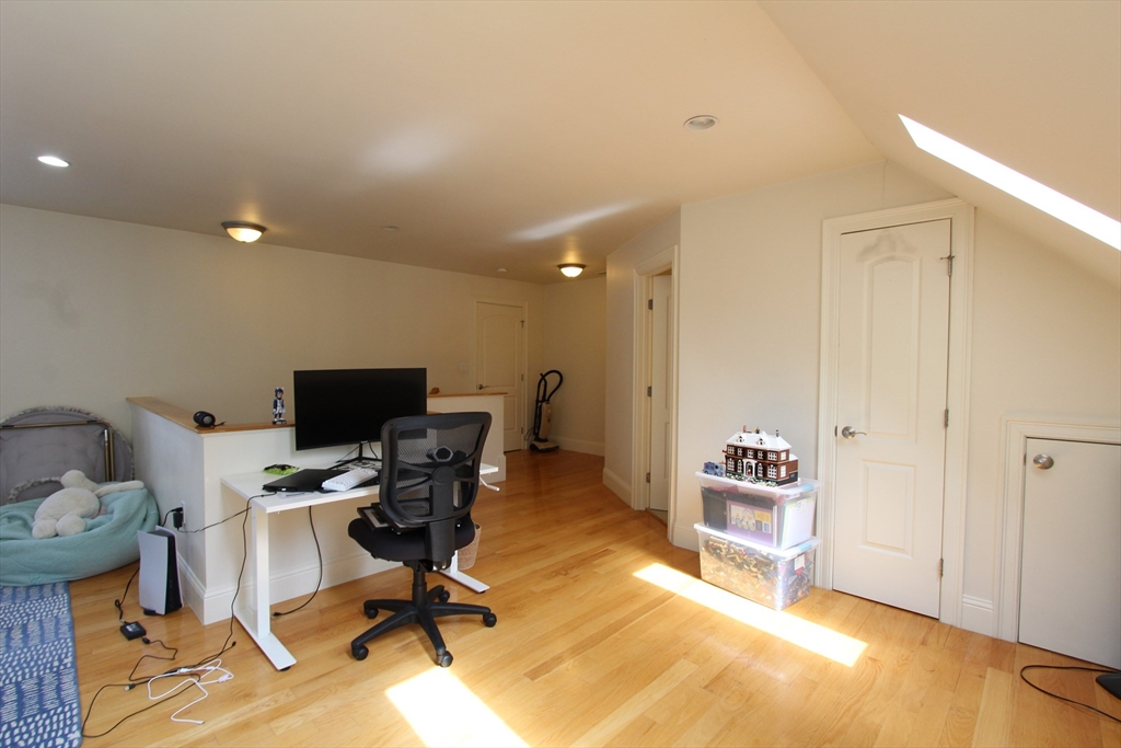31-33 Florence St # 31