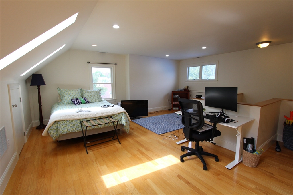 31-33 Florence St # 31