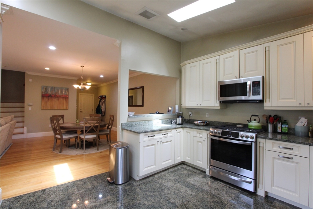 31-33 Florence St # 31