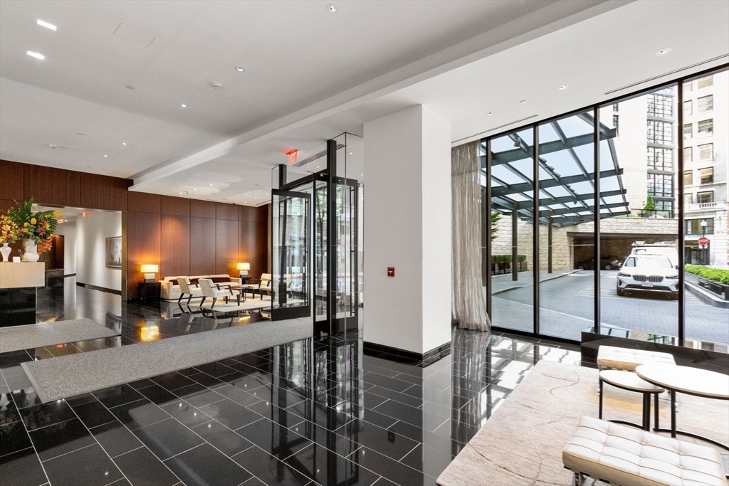 580 Washington Street # 5D