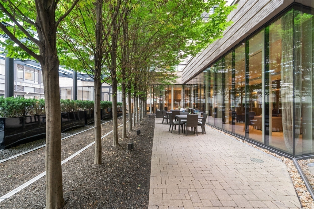 580 Washington Street # 5D