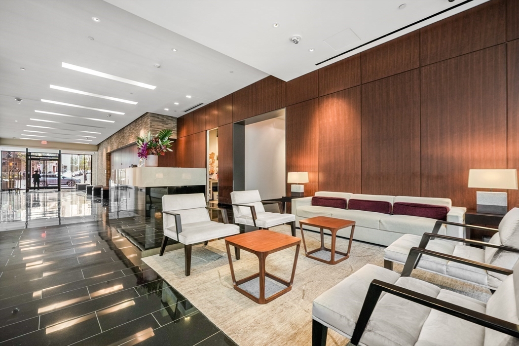 580 Washington Street # 5D