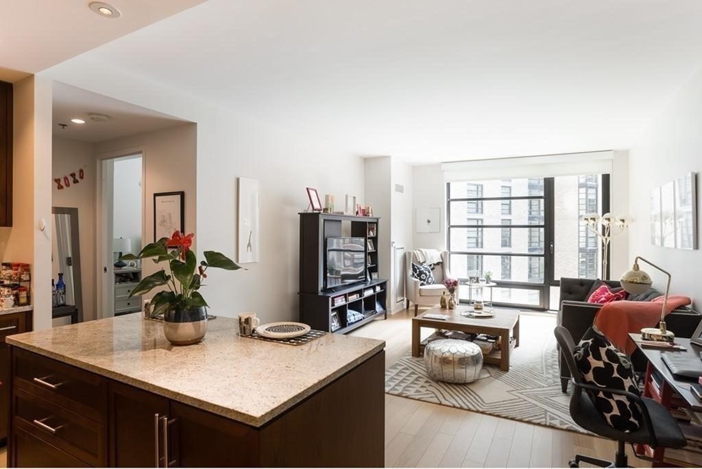 580 Washington Street # 5D