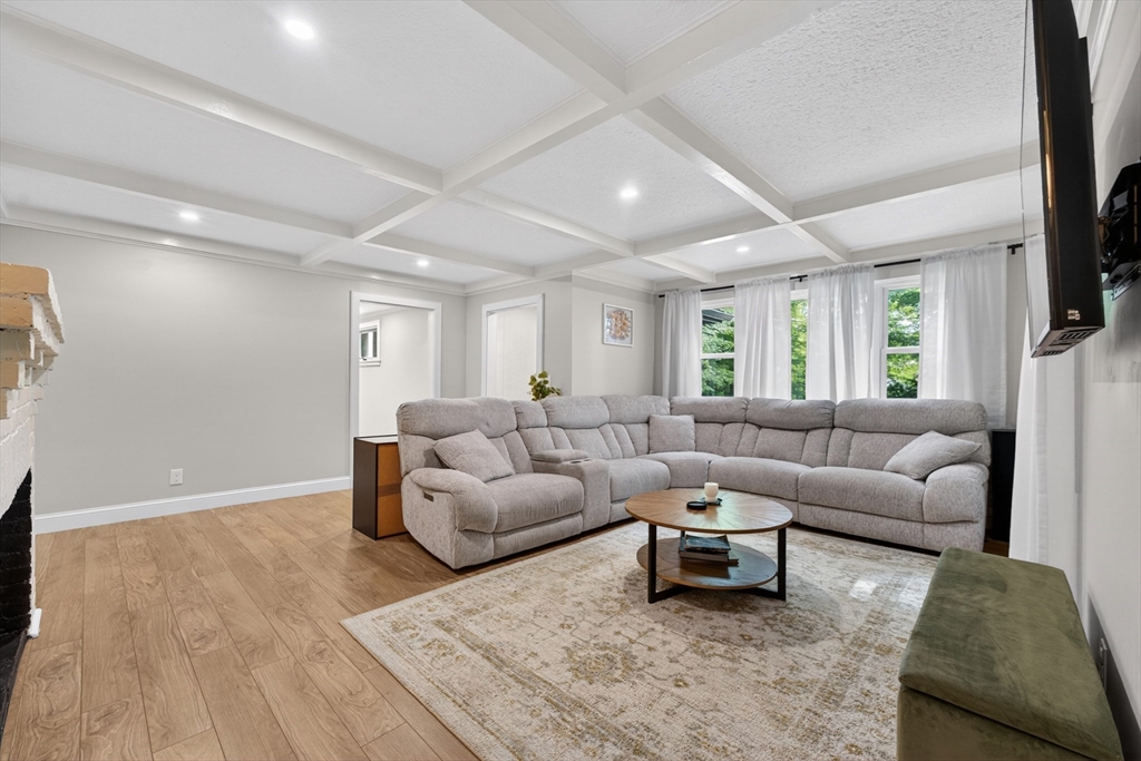 33 Lincoln St