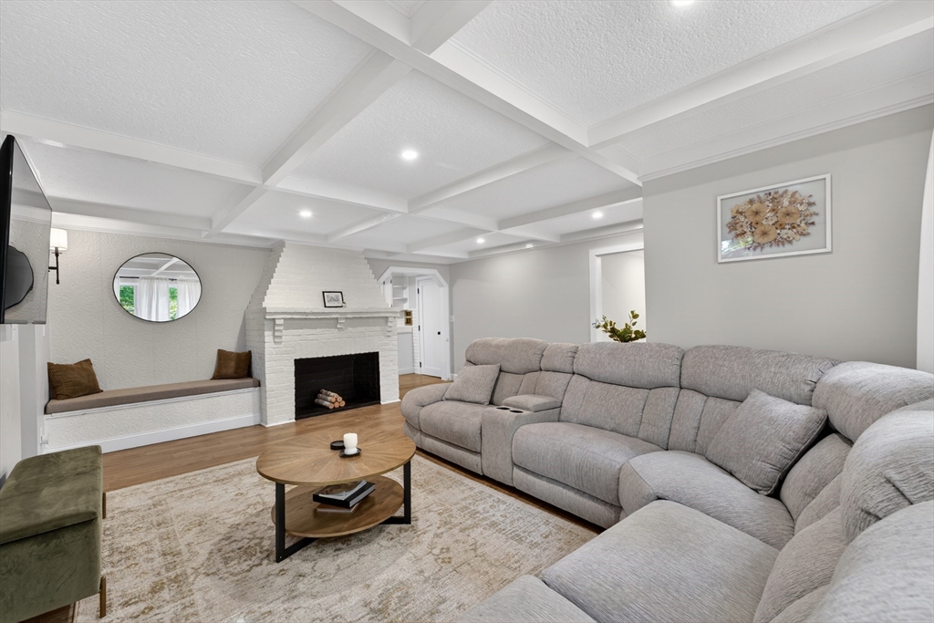33 Lincoln St