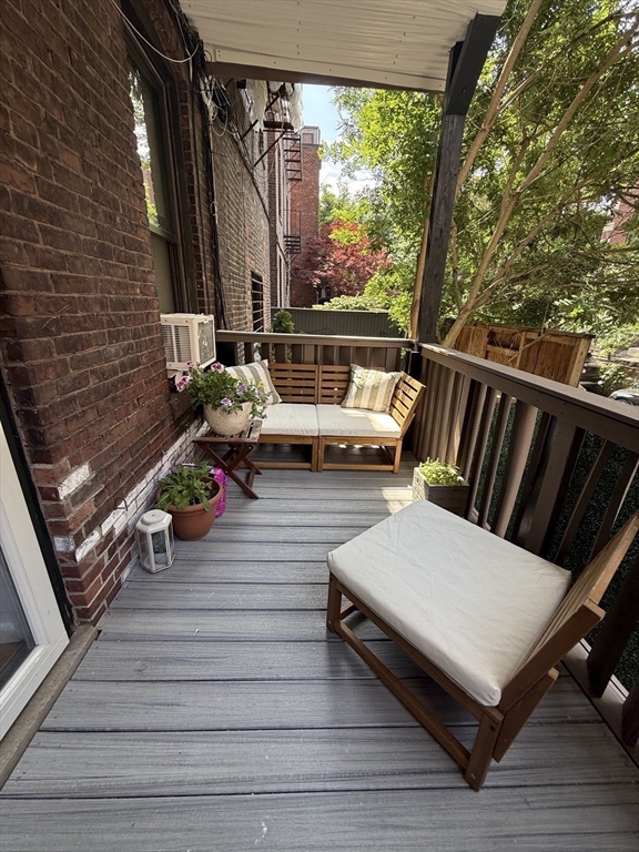9 Albemarle St # 2