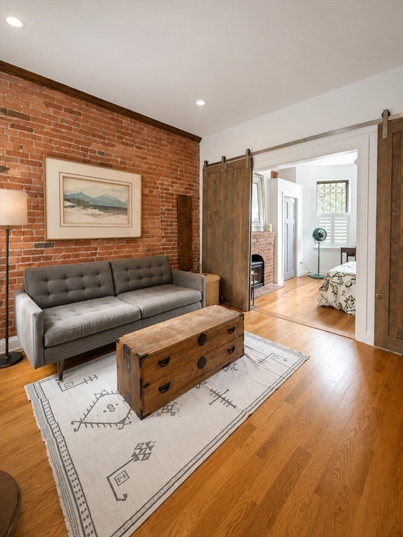9 Albemarle St # 2
