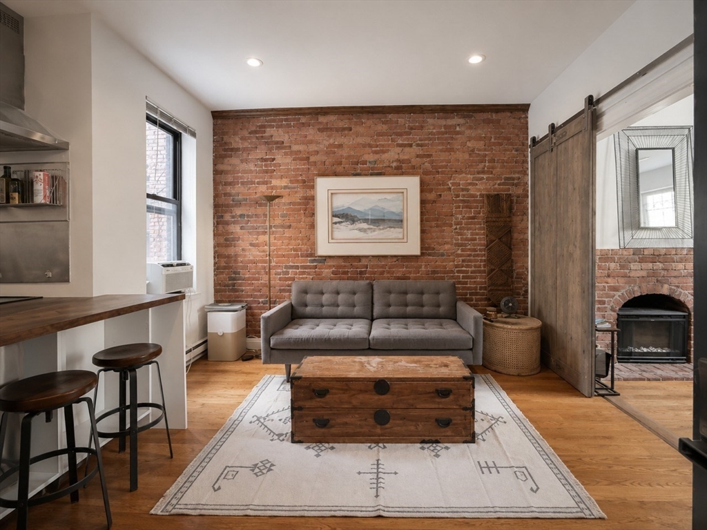 9 Albemarle St # 2