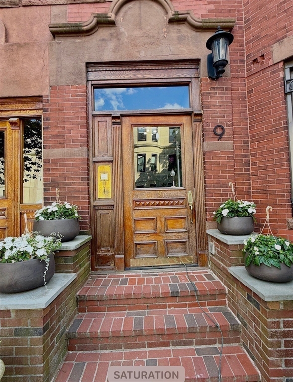9 Albemarle St # 2