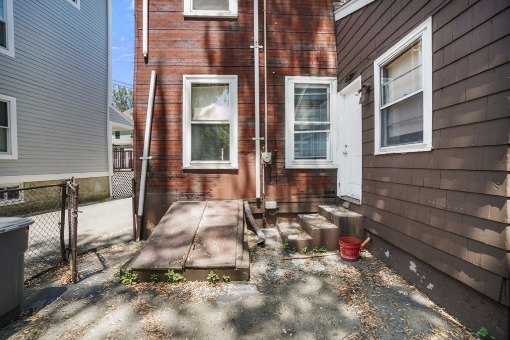 25 Bradbury Street