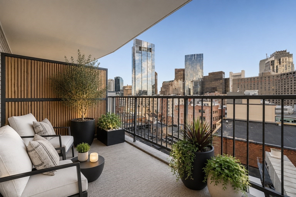 151 Tremont St # 16U