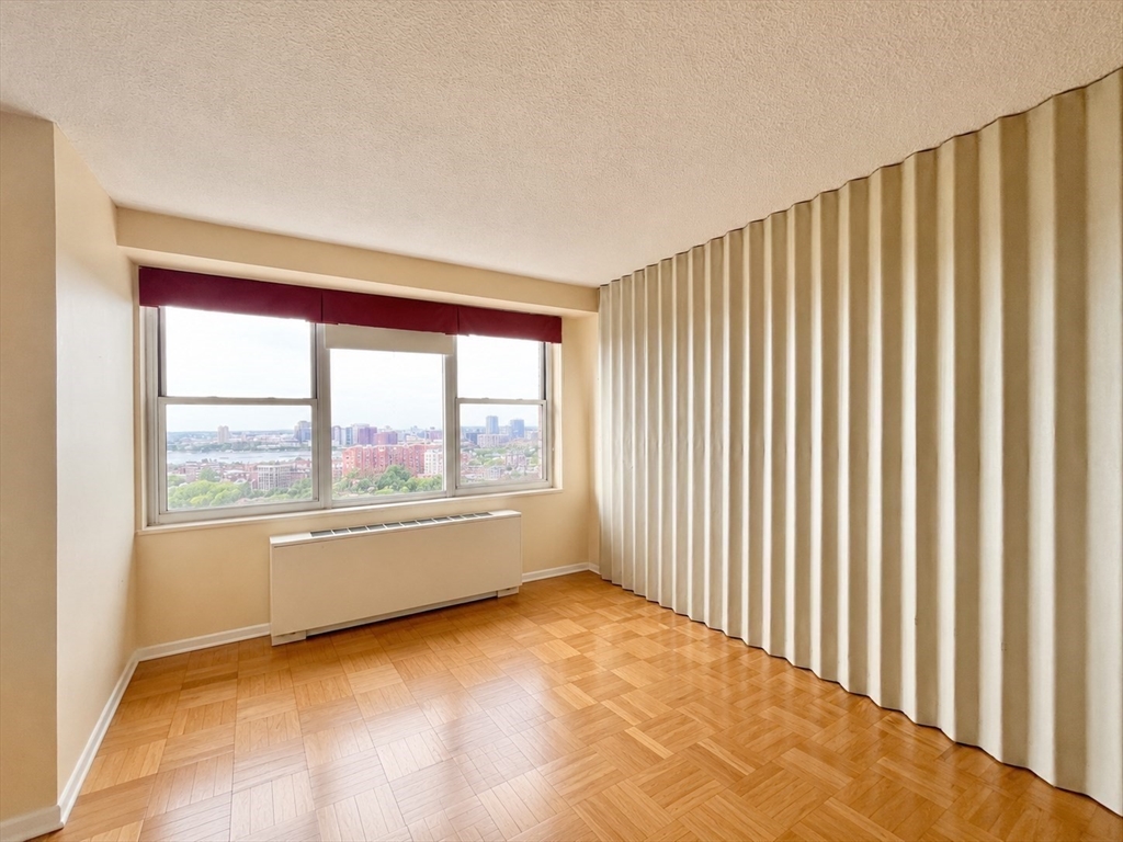 151 Tremont St # 23L