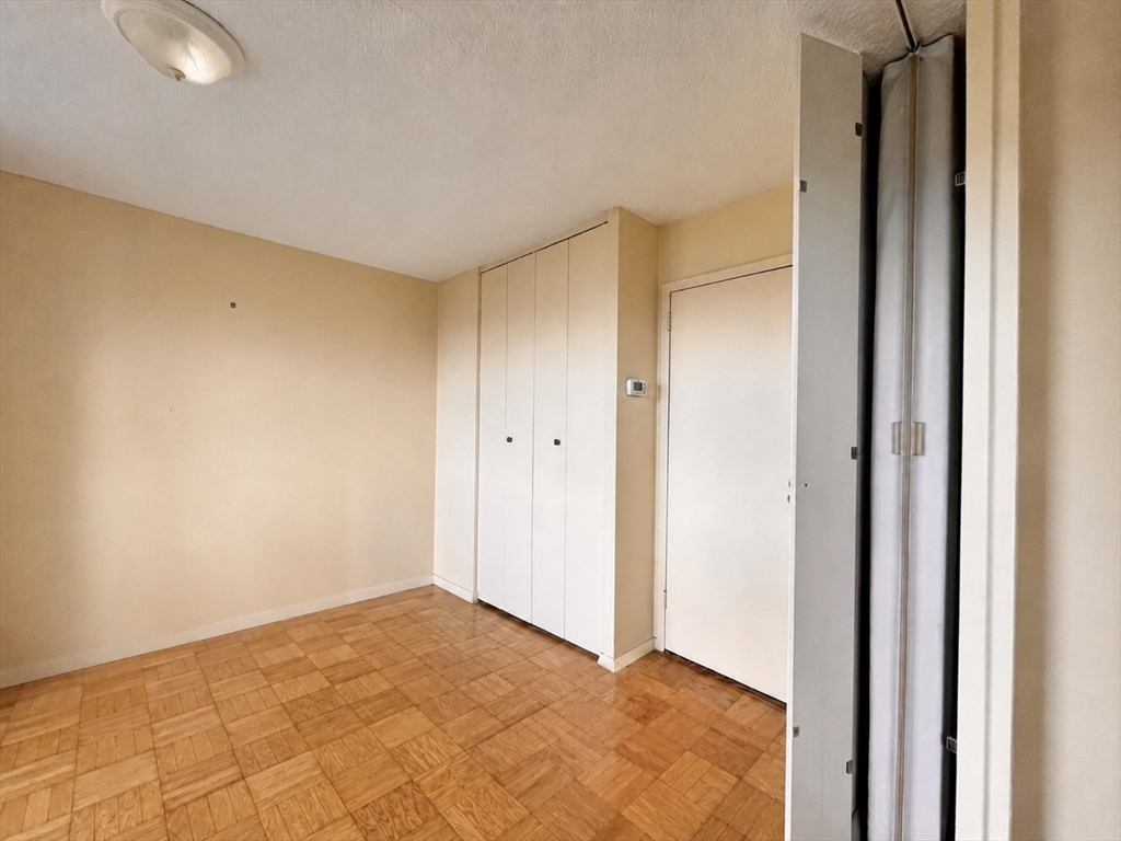 151 Tremont St # 23L