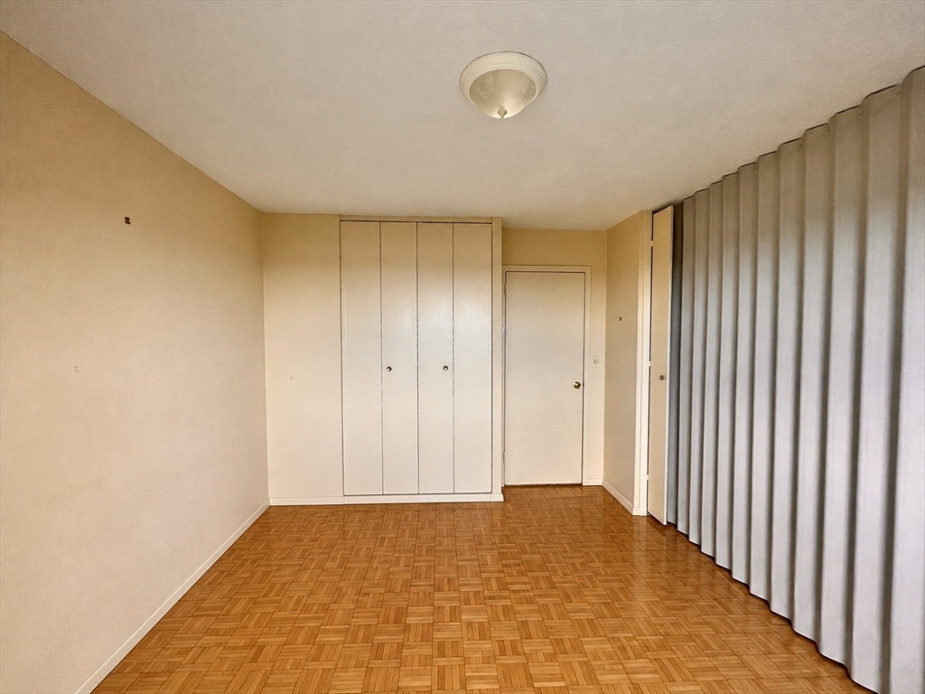 151 Tremont St # 23L