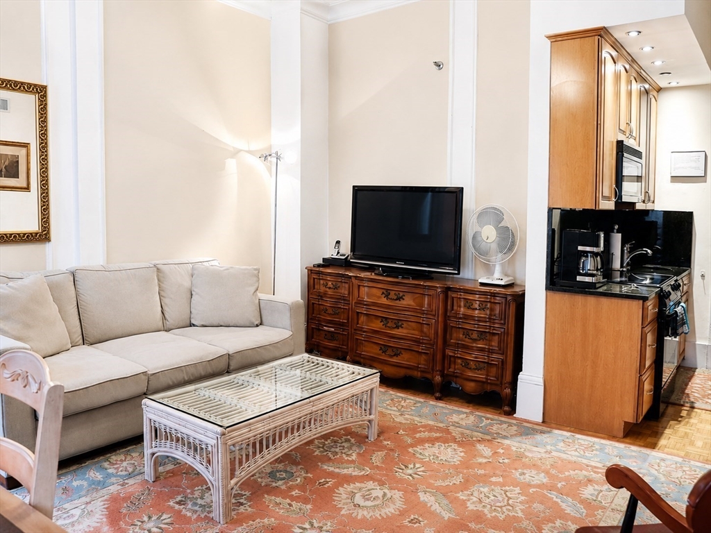 21 Beacon St # 3R