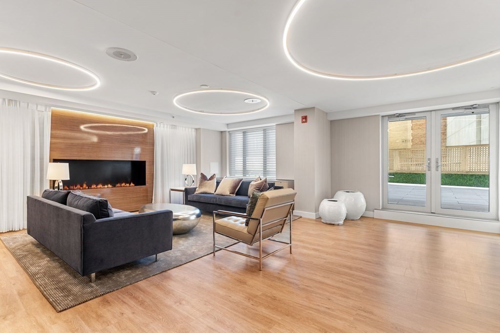 151 Tremont # T Unit: 19-T