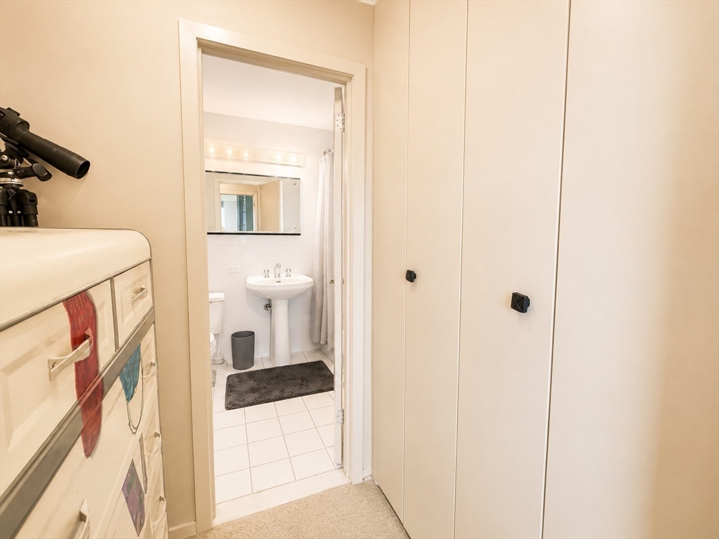 151 Tremont # 23M