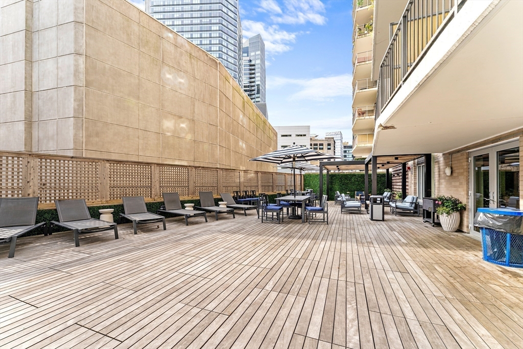 151 Tremont # 23M