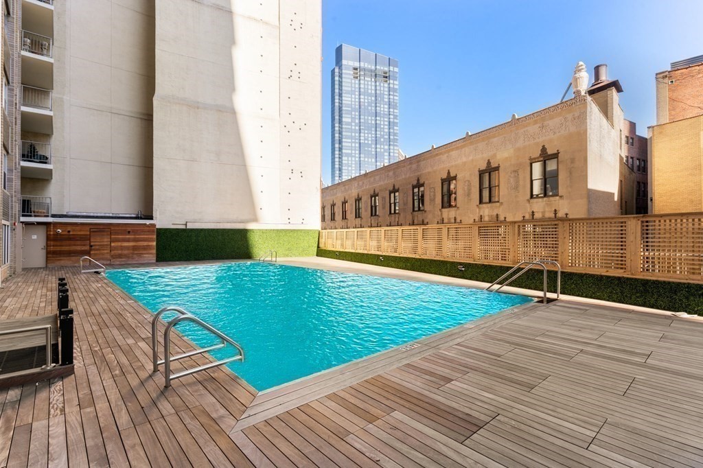 151 Tremont # 23M