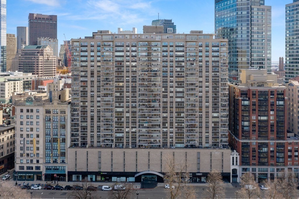 151 Tremont # 23M