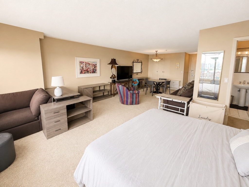 151 Tremont # 23M