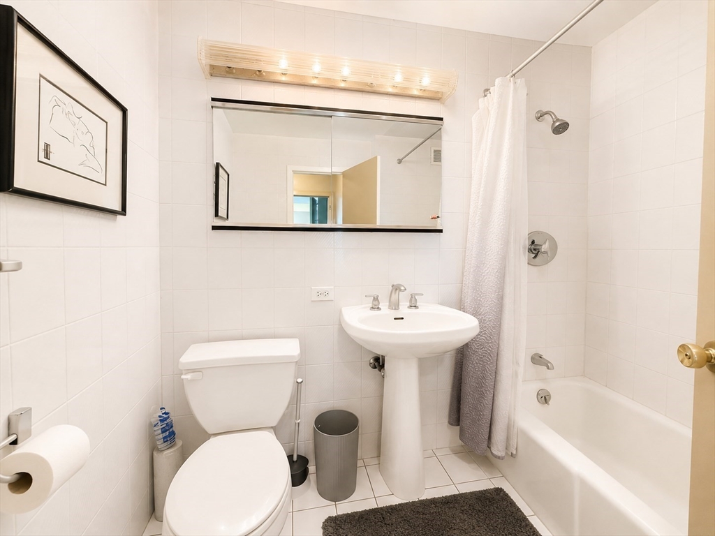 151 Tremont # 23M