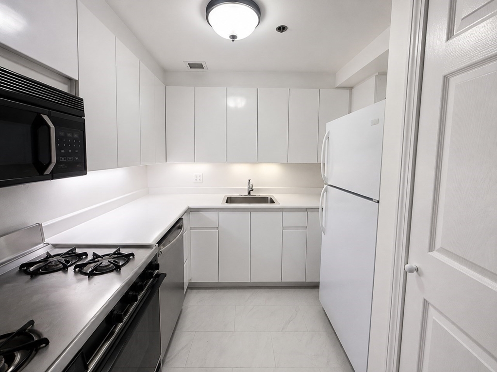 170 Tremont St # 205