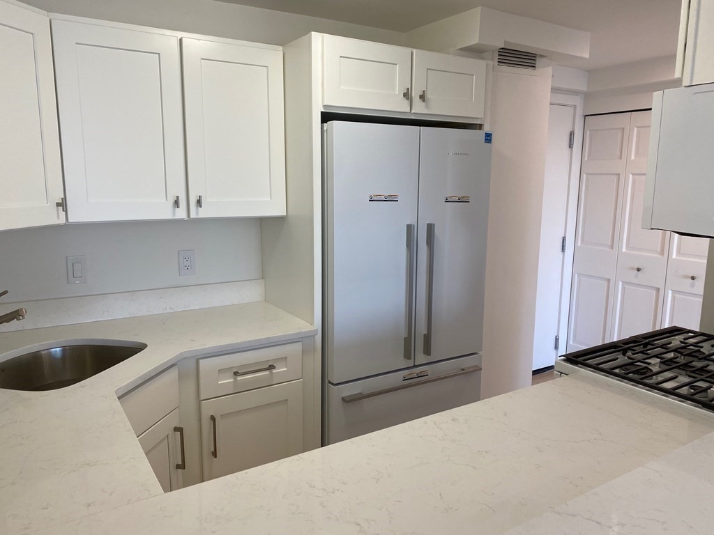 151 Tremont Street # 25R