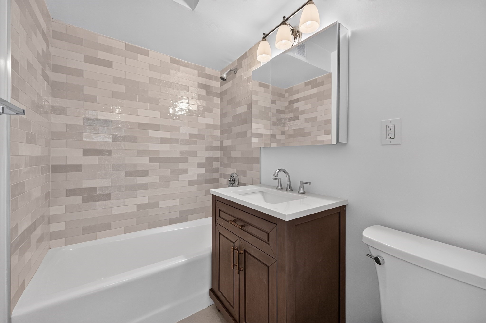 566 Commonwealth Ave # 308