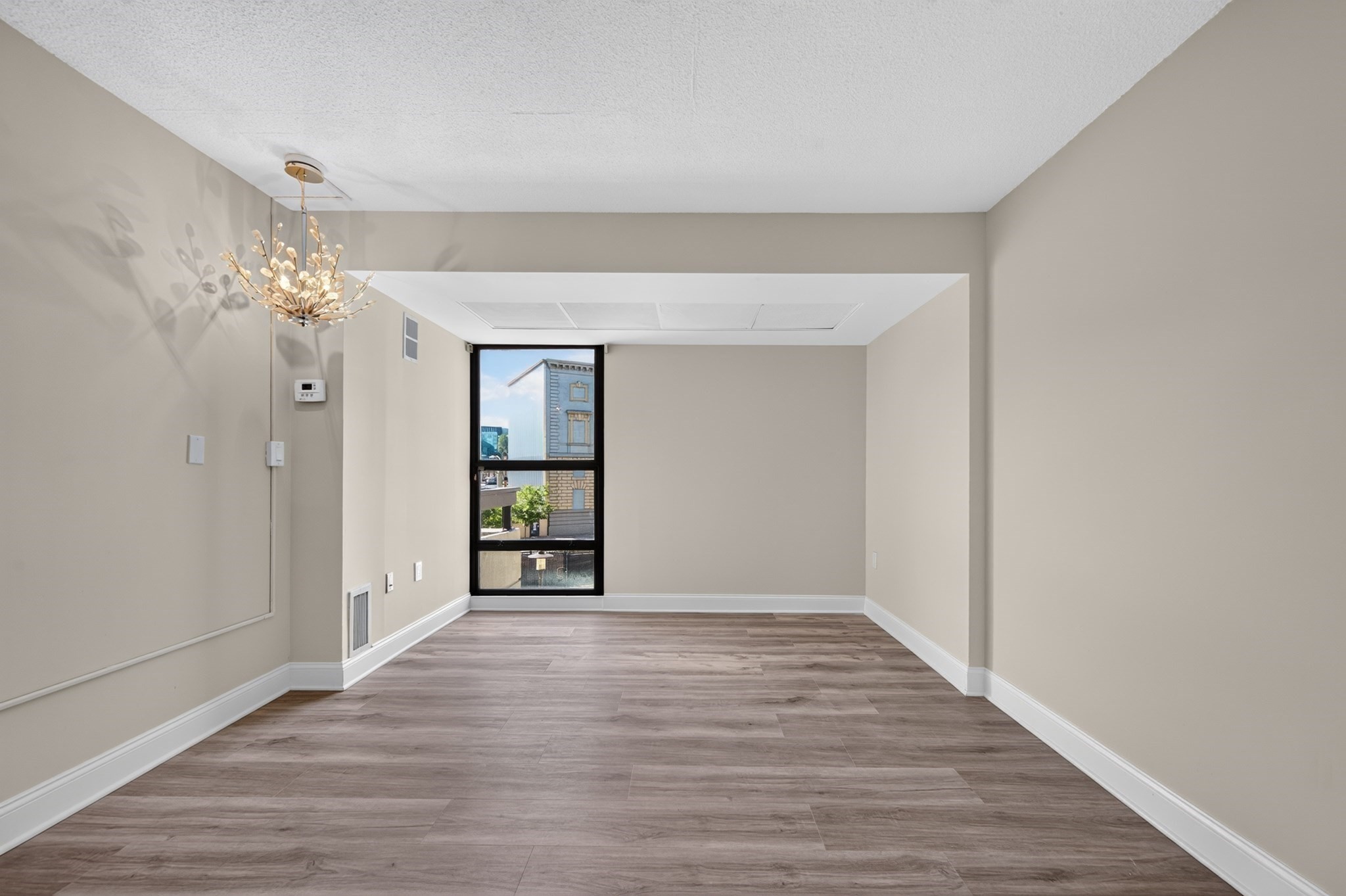 566 Commonwealth Ave # 308