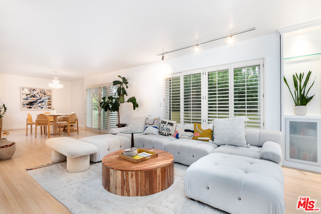 933 17th St Unit: 14