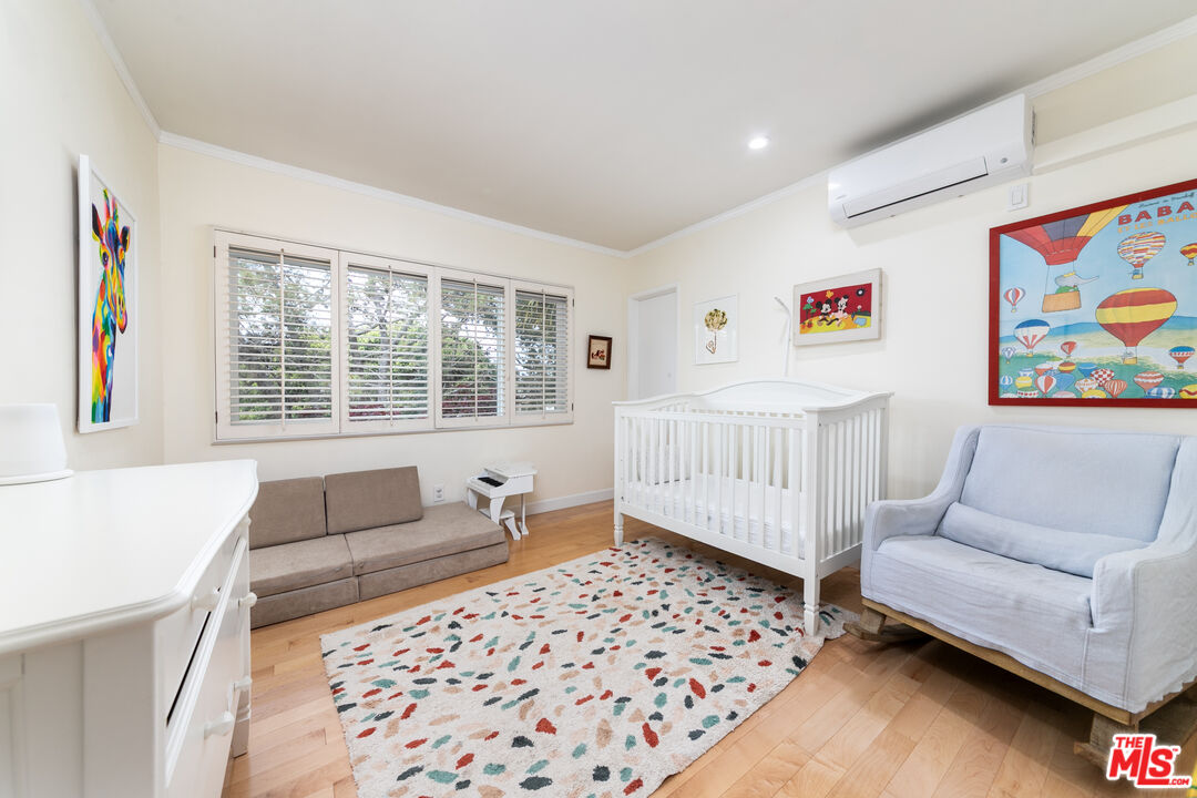 933 17th St Unit: 14