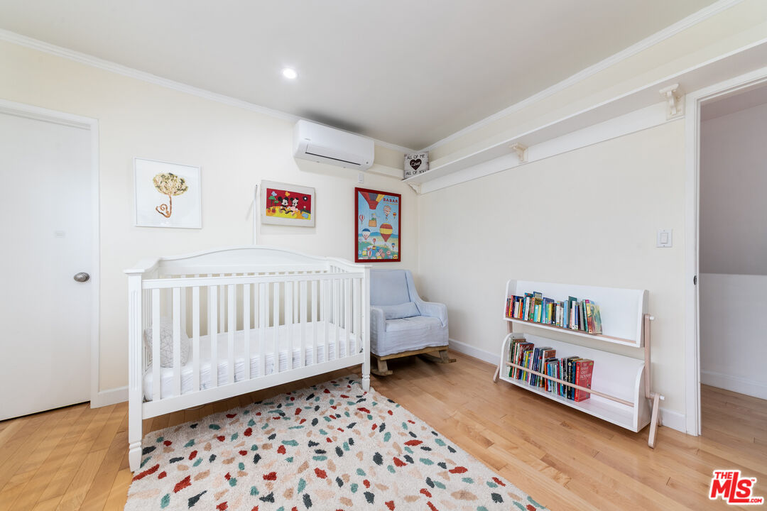 933 17th St Unit: 14
