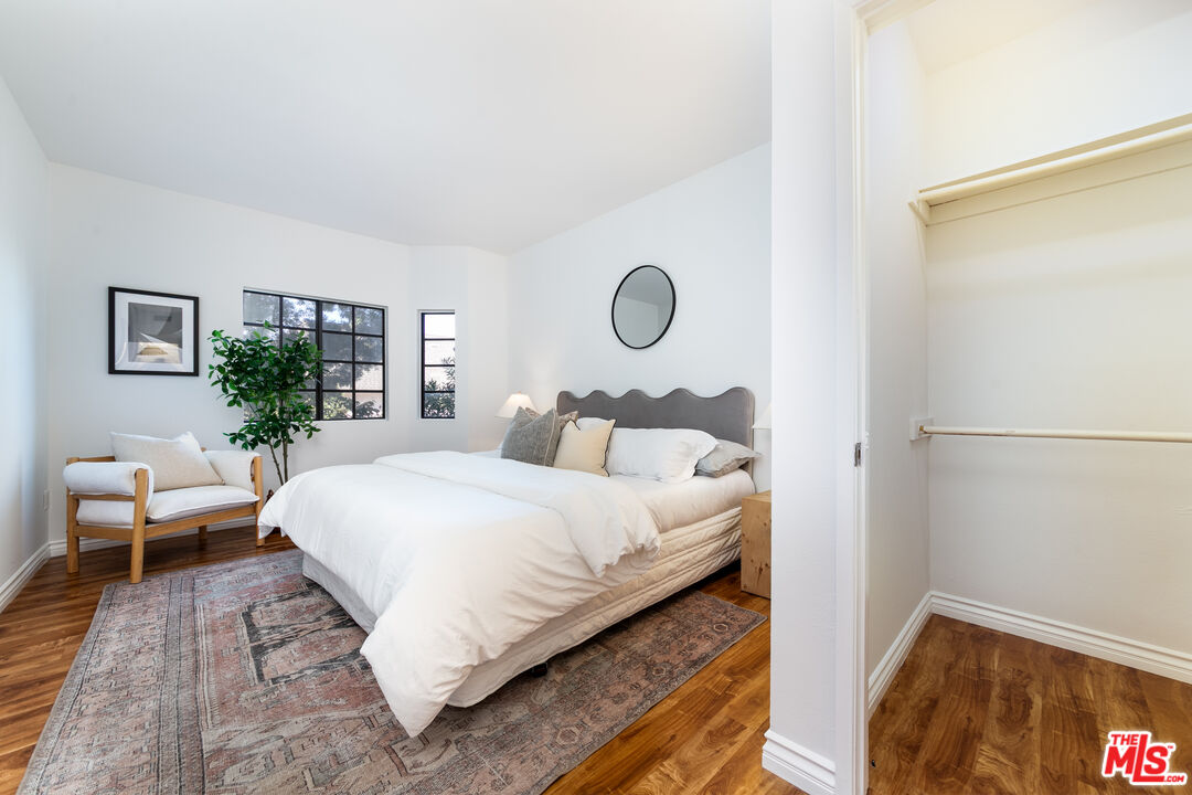 17914 Magnolia Blvd Unit: 204