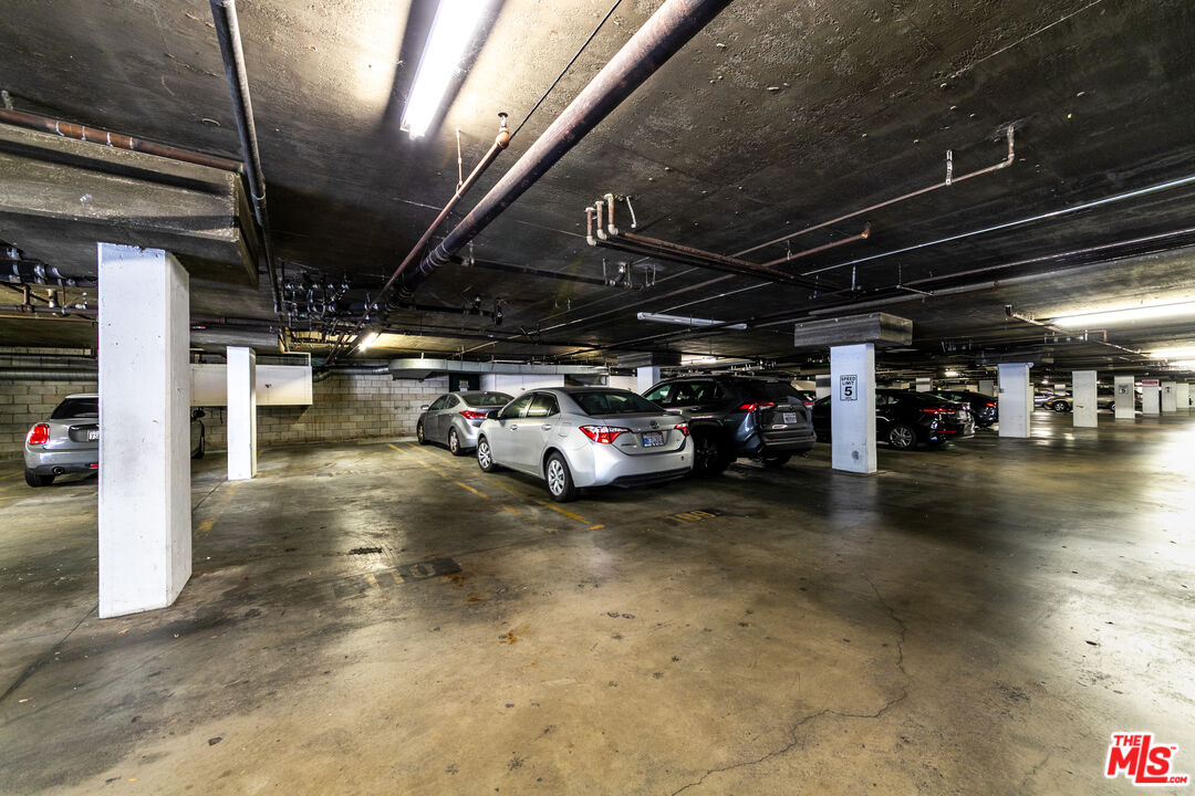 17914 Magnolia Blvd Unit: 204