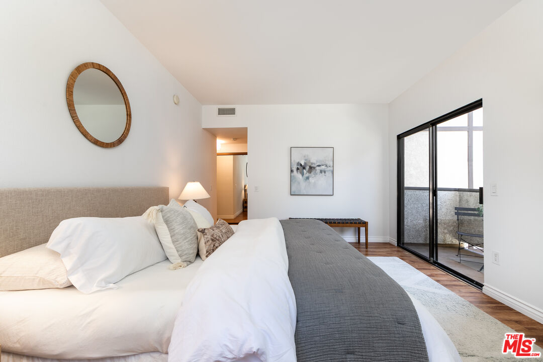 17914 Magnolia Blvd Unit: 204