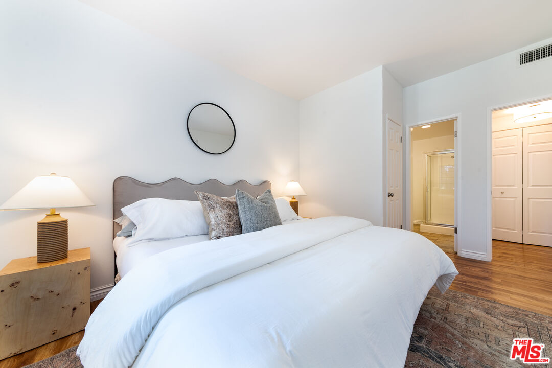 17914 Magnolia Blvd Unit: 204