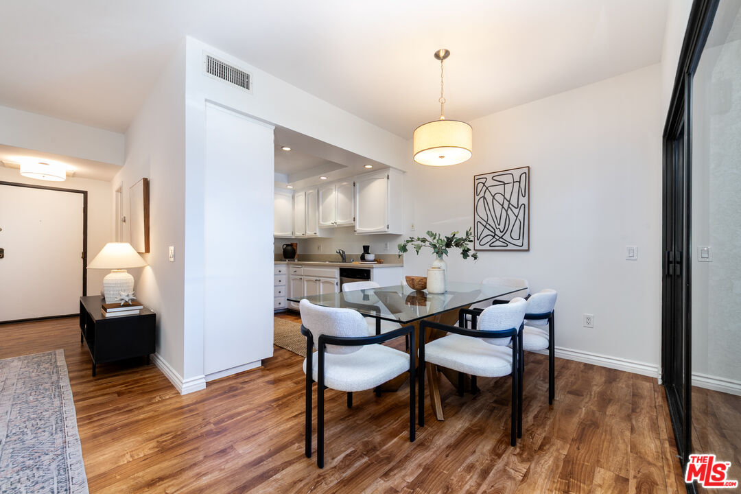 17914 Magnolia Blvd Unit: 204