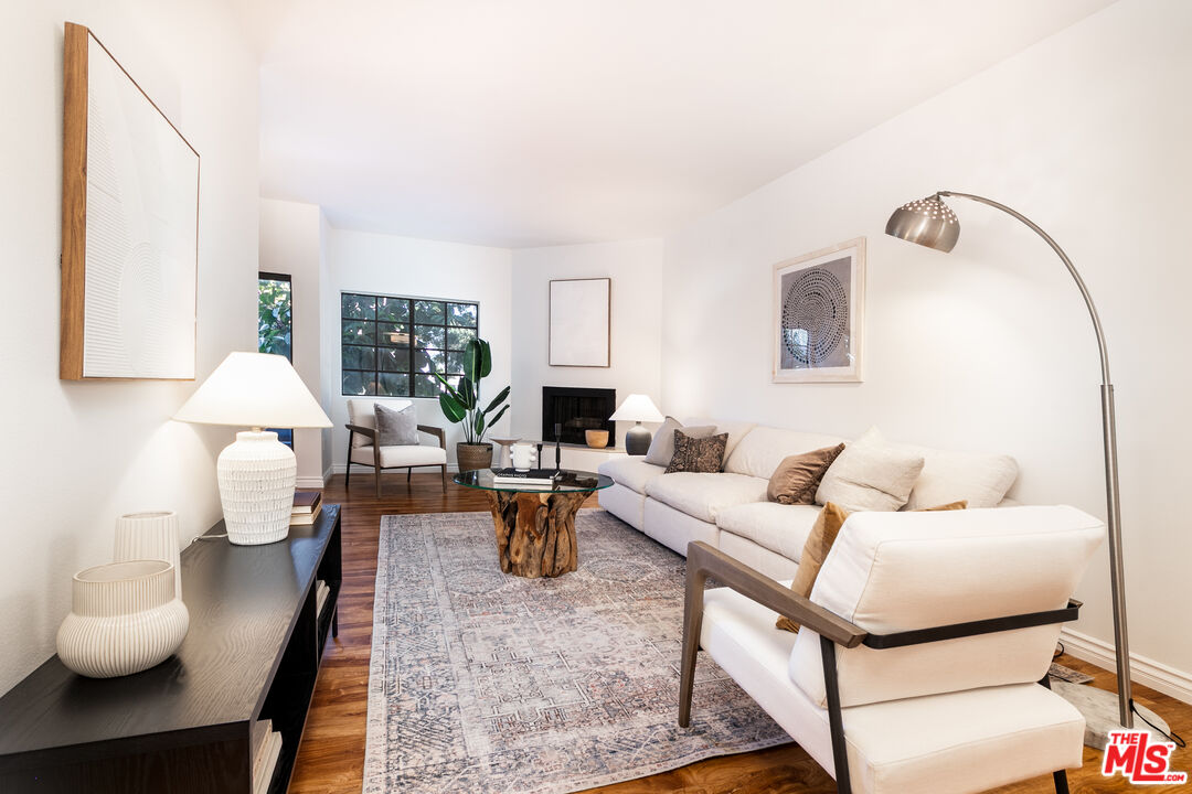 17914 Magnolia Blvd Unit: 204